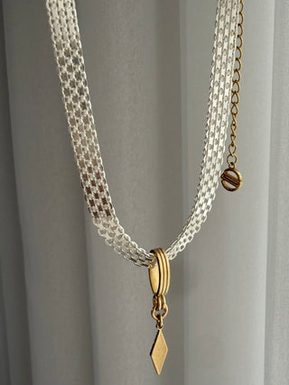 LUS NECKLACE