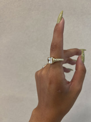 SQUARE RING GOLD